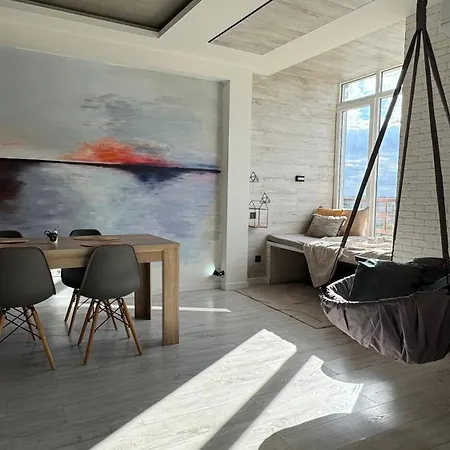 Daire Spacious Modern Loft On Perfetskogo